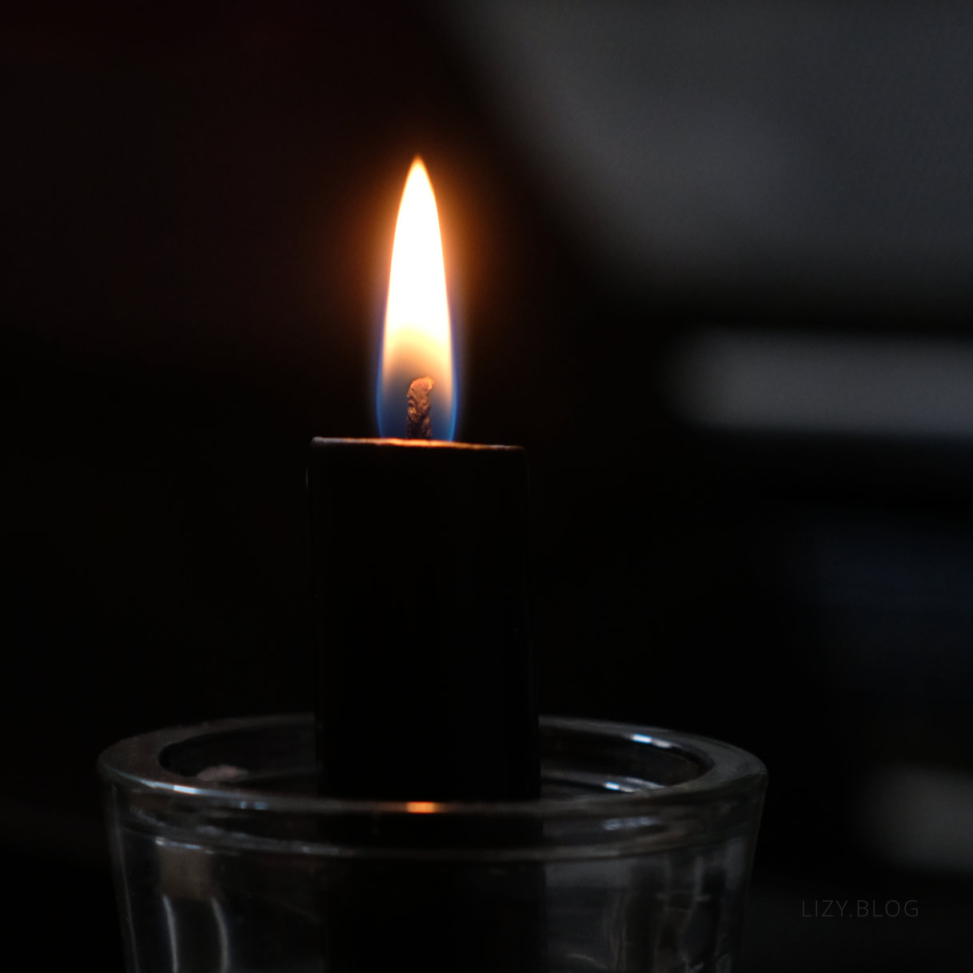 A black candle.